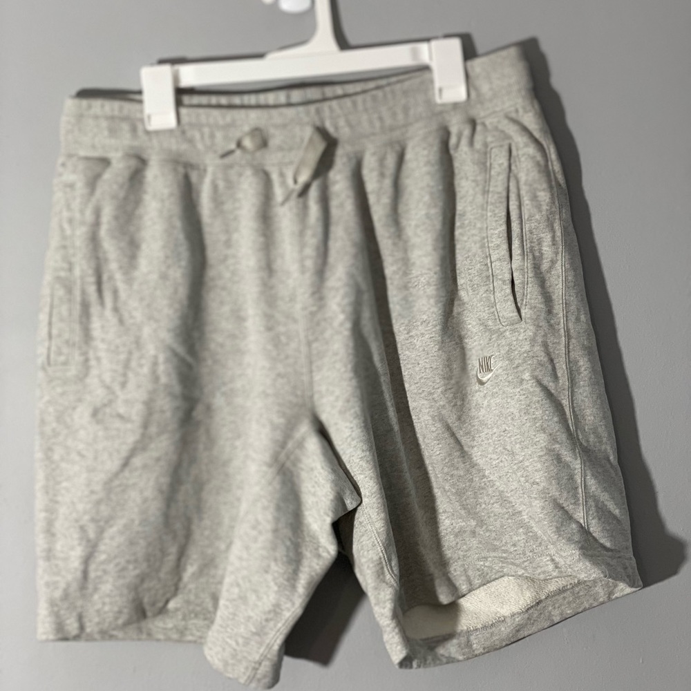 Nike mans grays shorts size XL